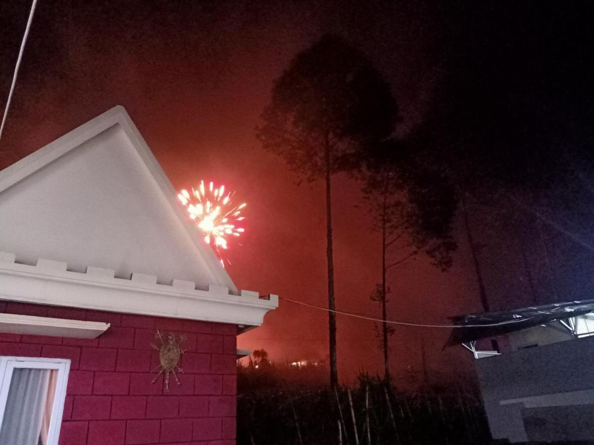 Istana Bromo Resort Exterior photo